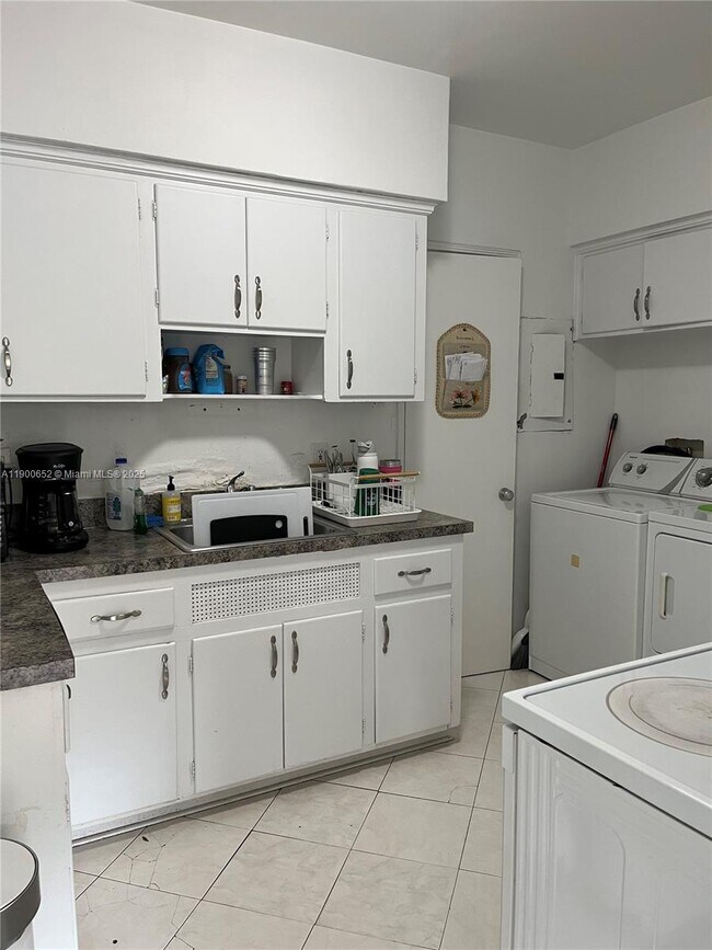 Building Photo - 3917 Segovia St