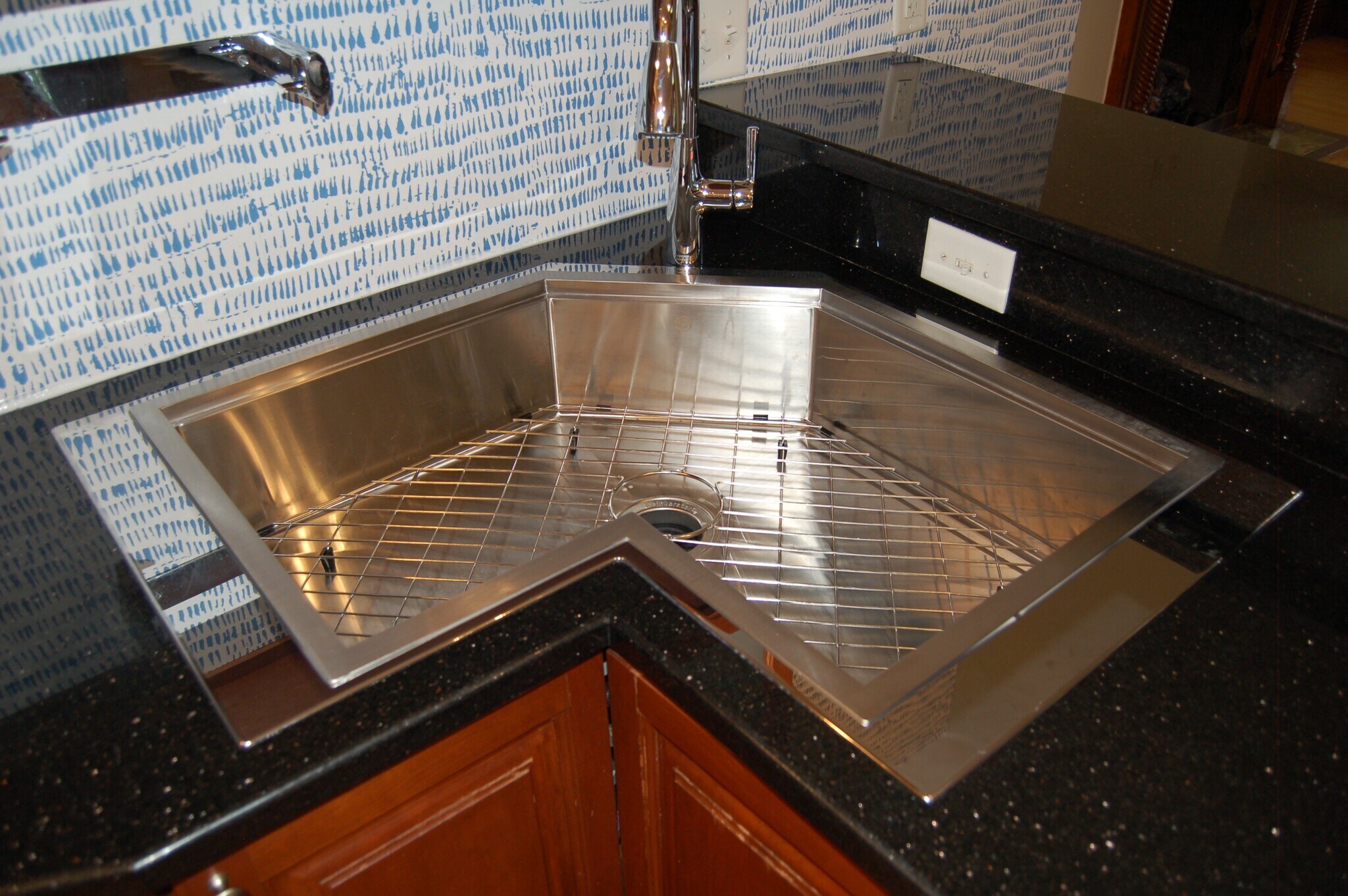 Building Photo - 16 Kent Sq