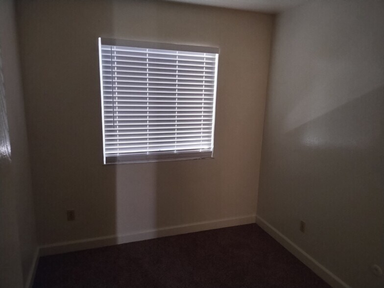 Building Photo - 3545 Fountain Way