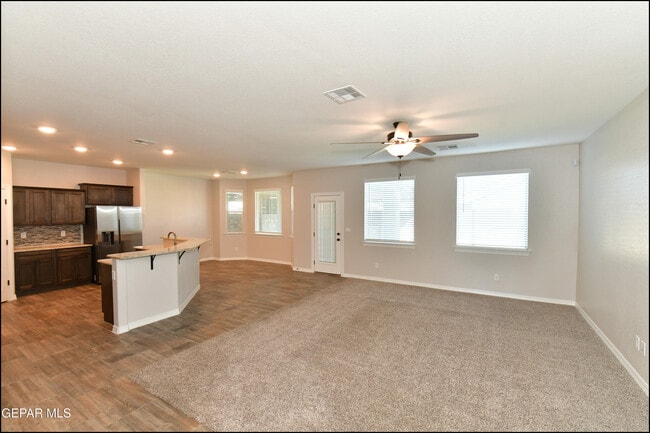 Building Photo - 2712 Sammy Cervantes St