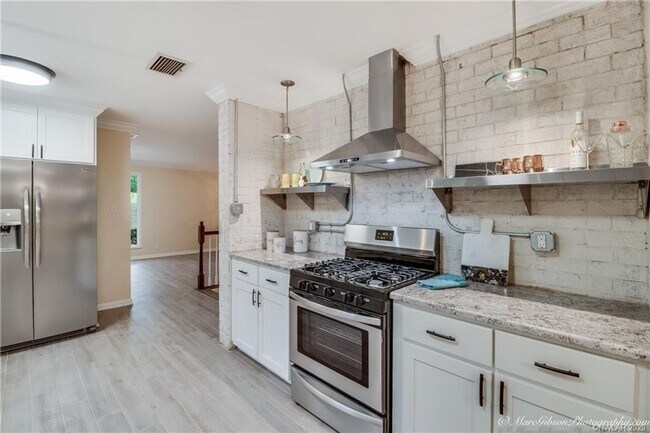 Building Photo - Remodeled home.....Country Feel but close ...