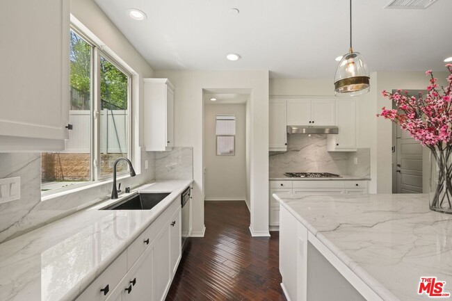 Building Photo - 4928 Princess Dr