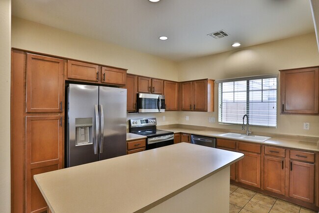 Building Photo - 501 N Citrus Ln