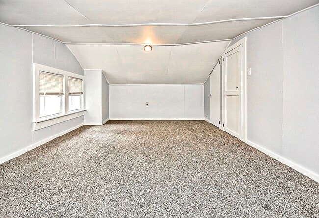 Building Photo - 3343 Waterside Dr