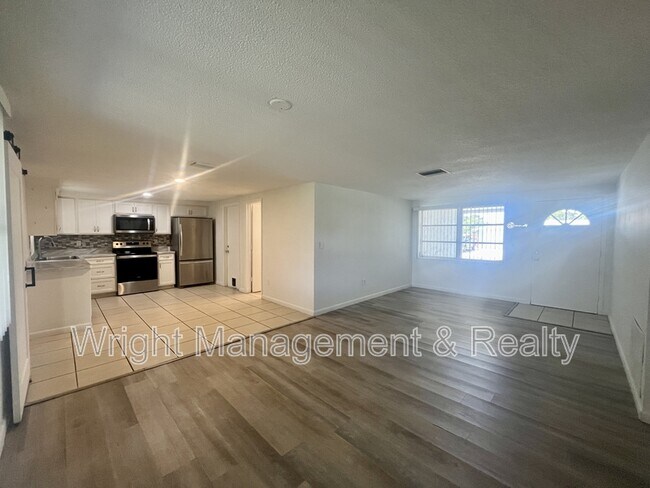 Building Photo - 3716 Cedarwood Dr