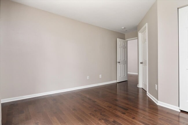 Building Photo - Piney Orchard Condo