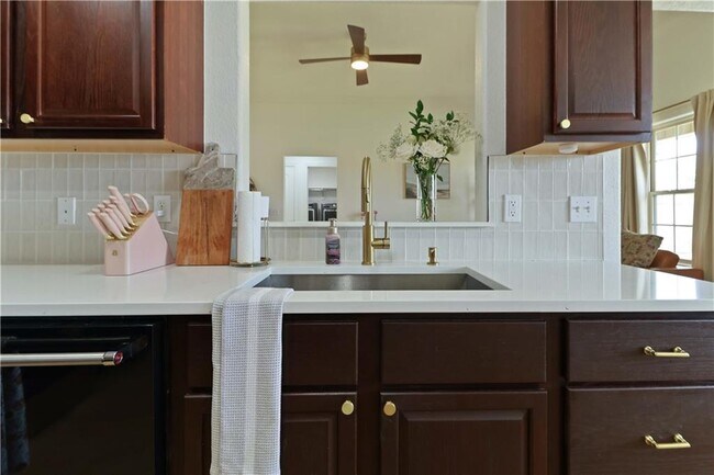 Building Photo - 3000 SW Wentworth Ave