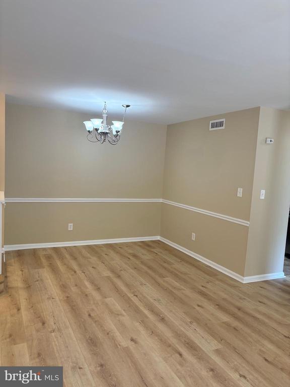 Building Photo - 5807 Cove Landing Rd