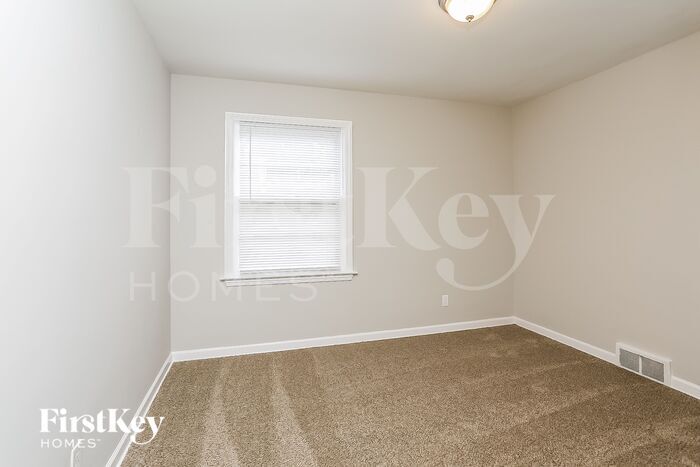 Building Photo - 610 N Martin Ave