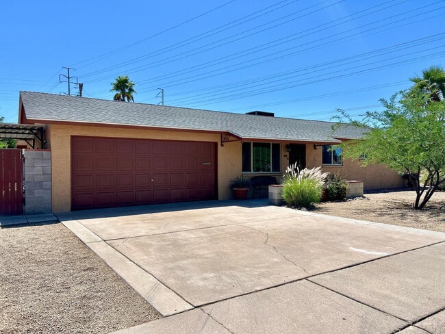 Building Photo - 6607 E Sheridan St