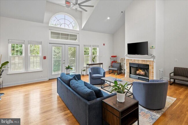 Building Photo - 3303 Wyndham Cir