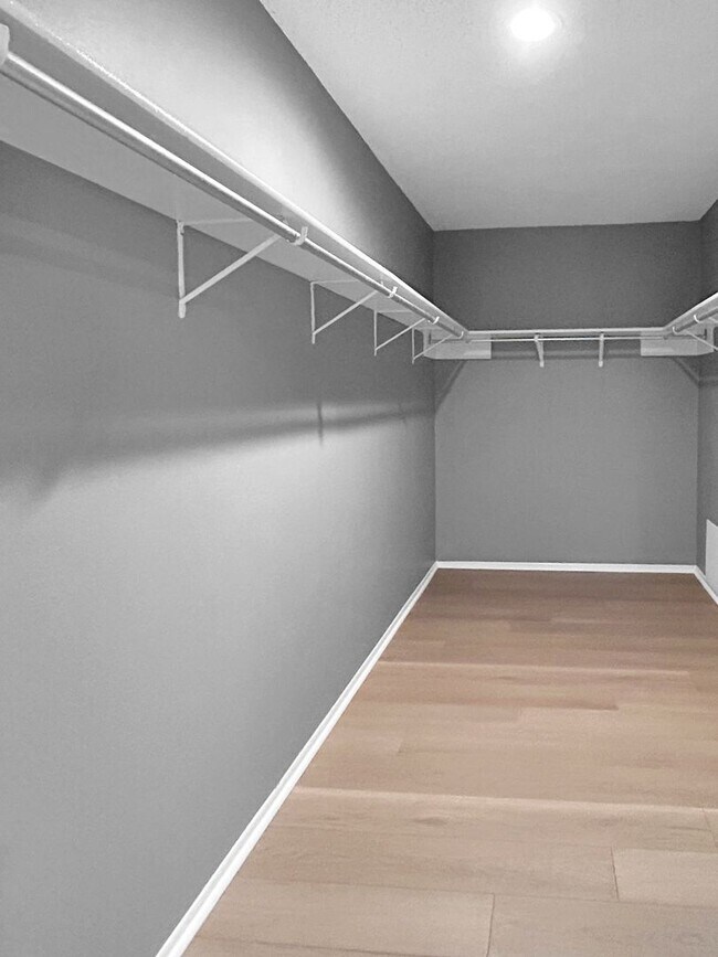 Building Photo - Freshly Updated 4-Bedroom Home with Pool, Fireplace & New Flooring in Universal City