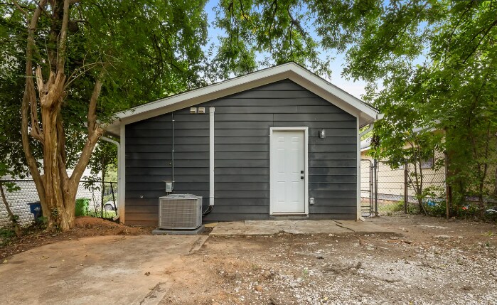 Building Photo - 1213 S Bloodworth St