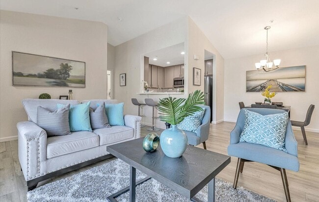 Building Photo - Beautifully Updated 2-Bed, 2-Bath Condo in...