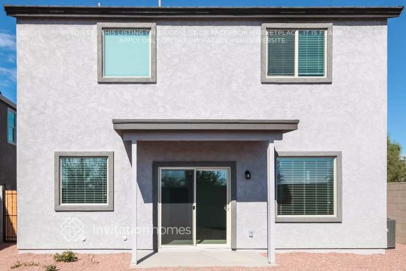 Building Photo - 1323 E Palomino Way