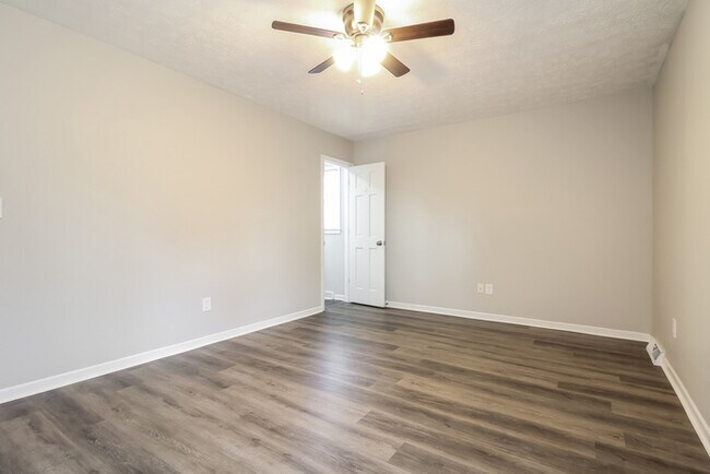 Building Photo - 1202 Green Fern Dr