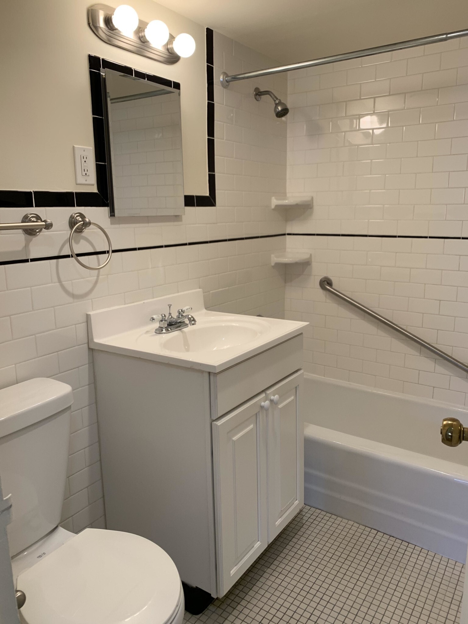 Building Photo - 101 Monmouth St