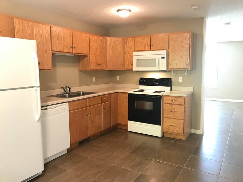 Building Photo - 110 Creekside Drive, Apt. B