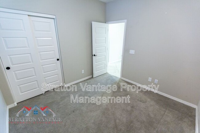 Building Photo - 256 N Jesse St