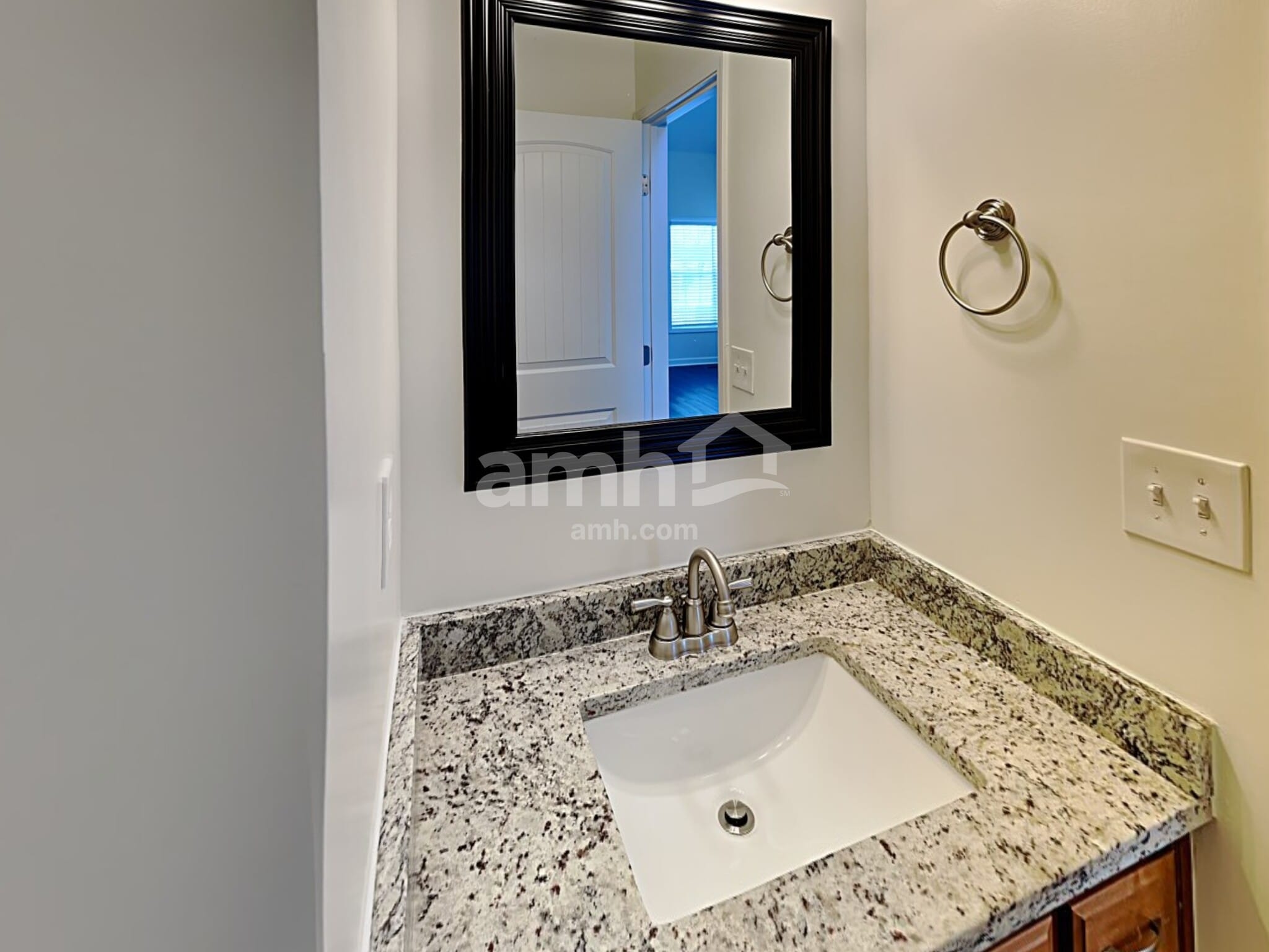 Building Photo - 410 Nathan St