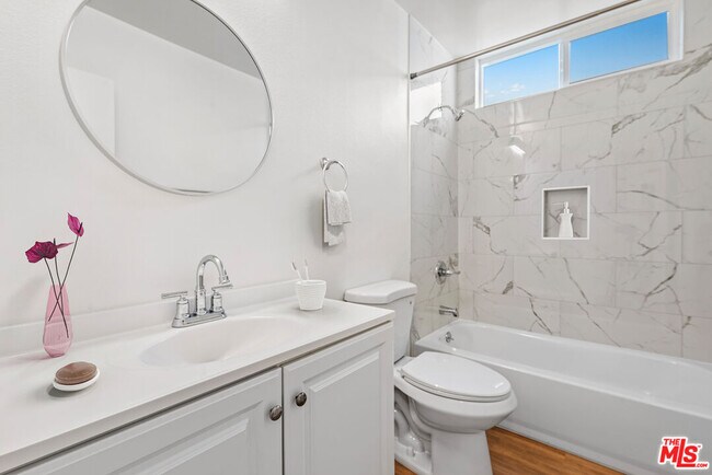 Building Photo - 836 Ashland Ave