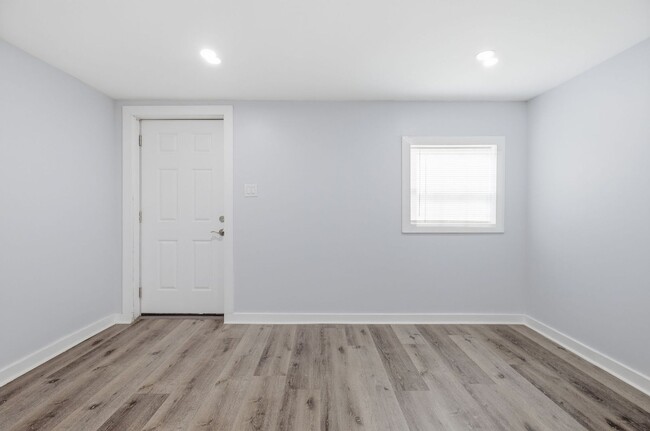 Building Photo - West Nashville Rental
