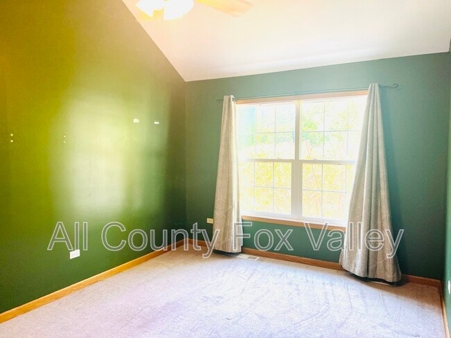 Building Photo - 16018 Fairfield Dr