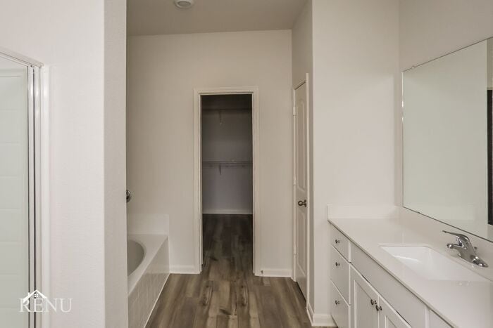 Building Photo - 10615 Lost aples Dr