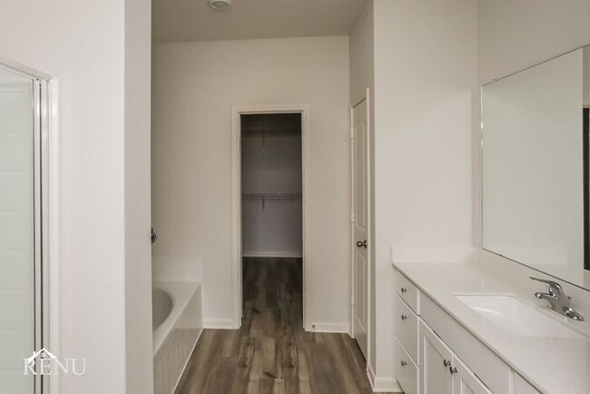 Building Photo - 10615 Lost aples Dr