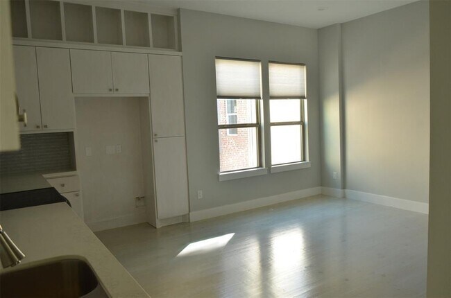 Building Photo - 1708 Winter St