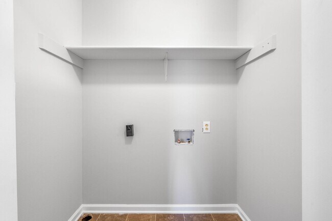 Building Photo - 3 Bedroom Pet Friendly Home For Rent!