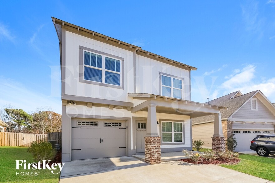 Building Photo - 2762 Village Pl