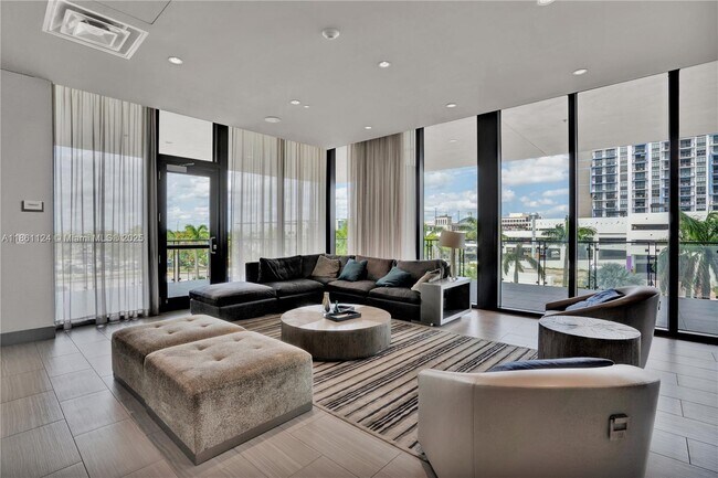 Building Photo - 5300 Paseo Blvd
