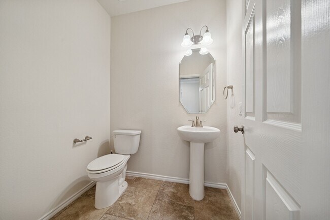 Building Photo - 8604 Hollyoaks Creek Ln