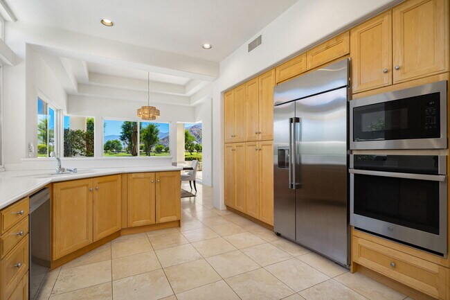 Building Photo - 79695 Mandarina