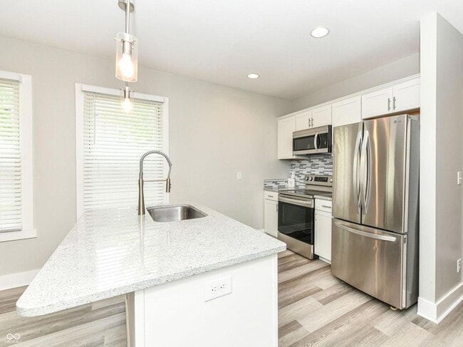 Building Photo - 2645 N College Ave