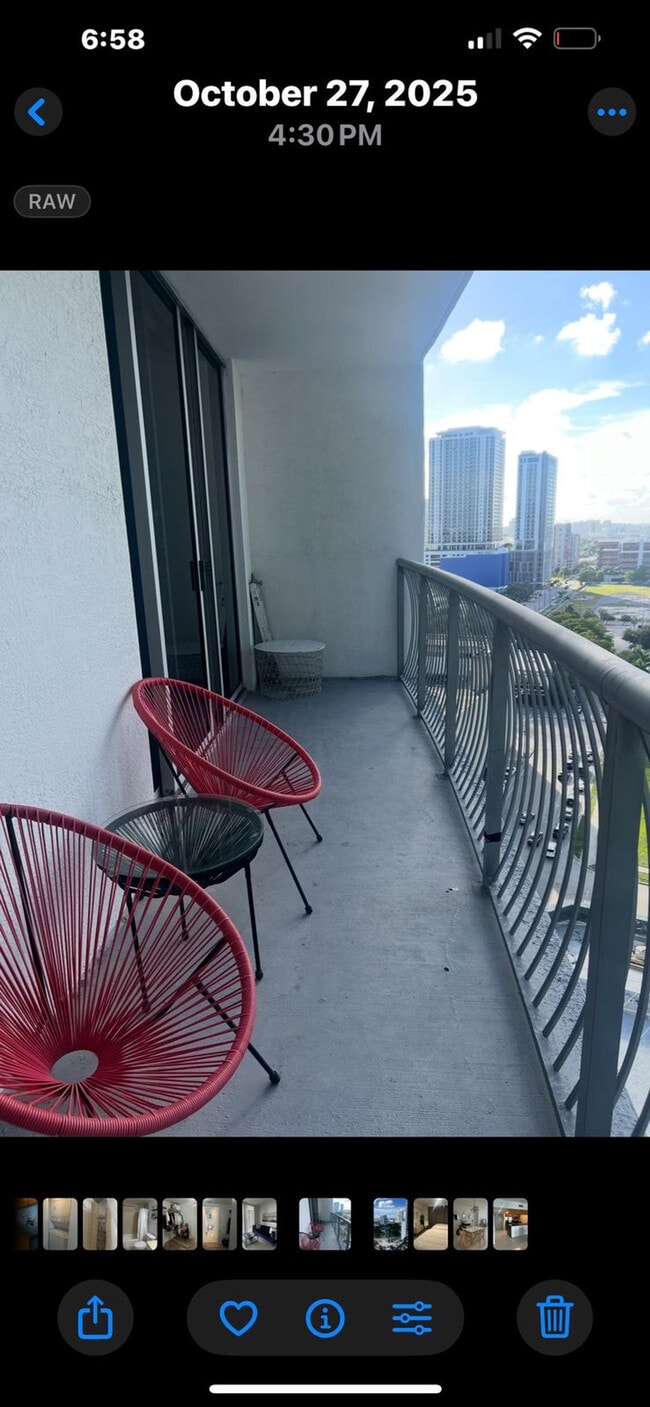 Building Photo - 1750 N Bayshore Dr