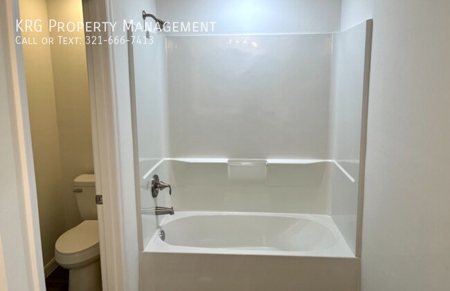 Building Photo - 4303 NE 12th Ct