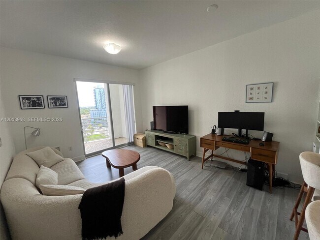 Building Photo - 1830 Radius Dr