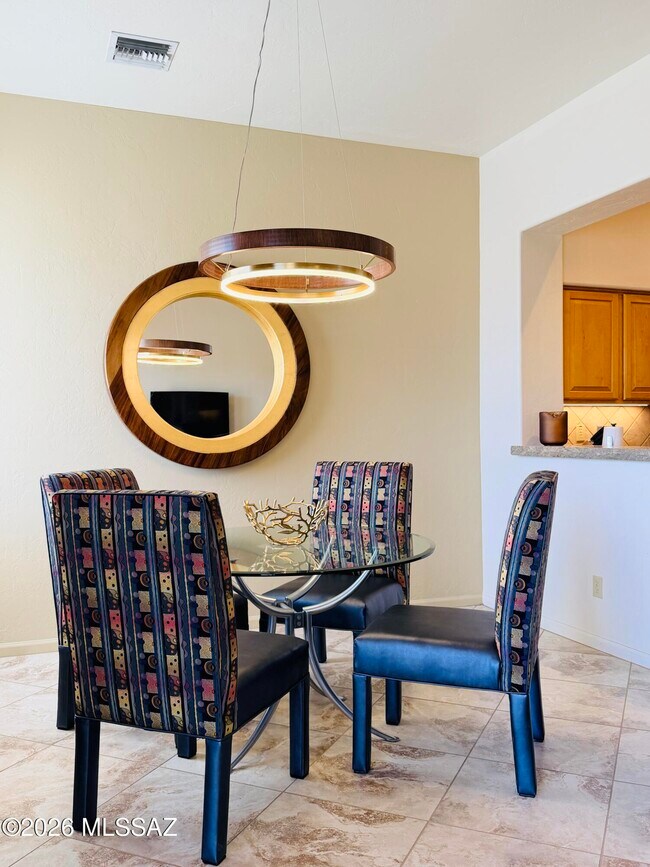Building Photo - 1465 W Bridalveil Pl