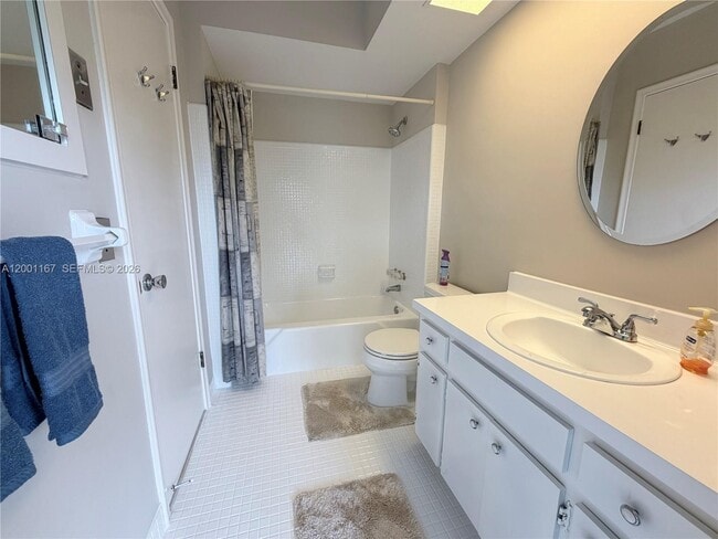 Building Photo - 5011 Madison St