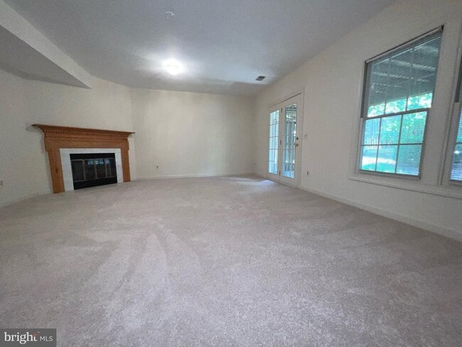 Building Photo - 2104 Patty Ln