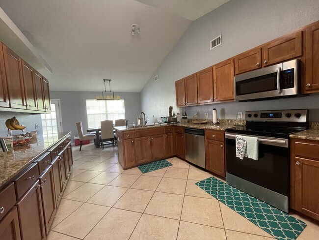 Building Photo - 7025 Boo Ln