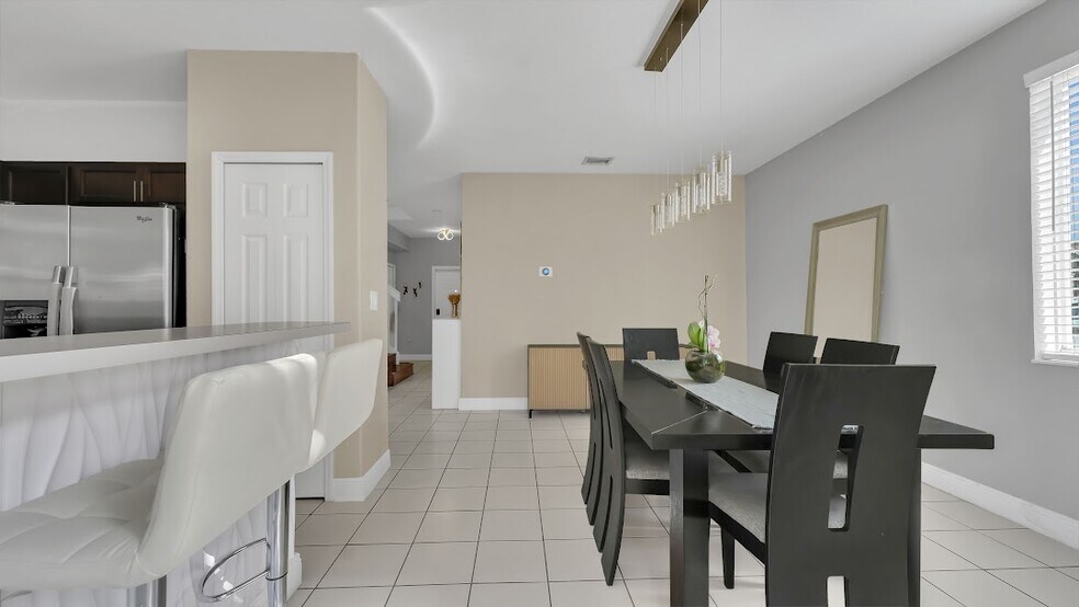 Building Photo - 2342 SE 10th St