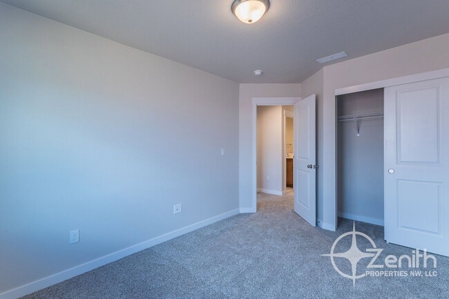 Building Photo - 8509 NE 134th Pl