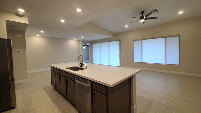 Building Photo - Townhome located in Trilogy community in Summerlin.