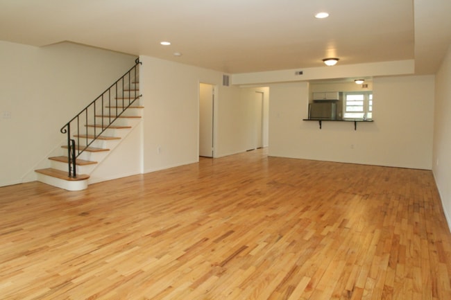 Building Photo - 1 Carriage Way