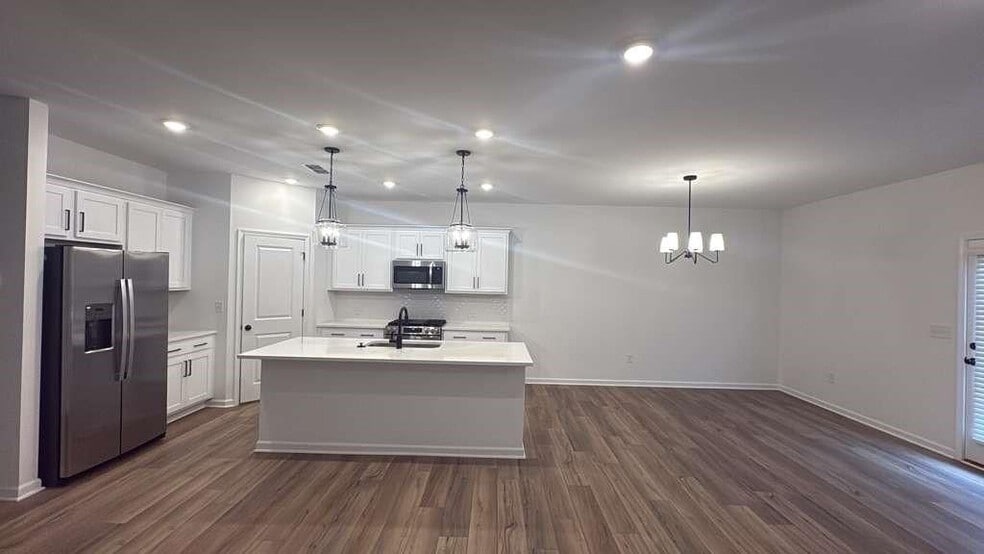 Building Photo - 320 Silverleaf Trl