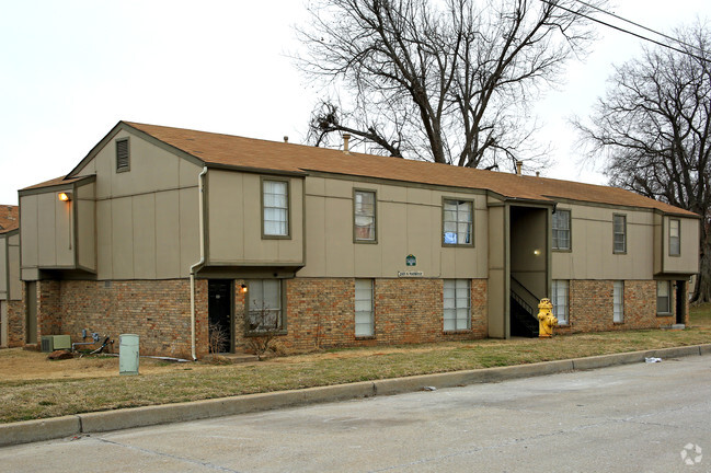 Primary Photo - Western Pines Apartments