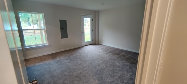 Building Photo - 306 Bennetts Ct